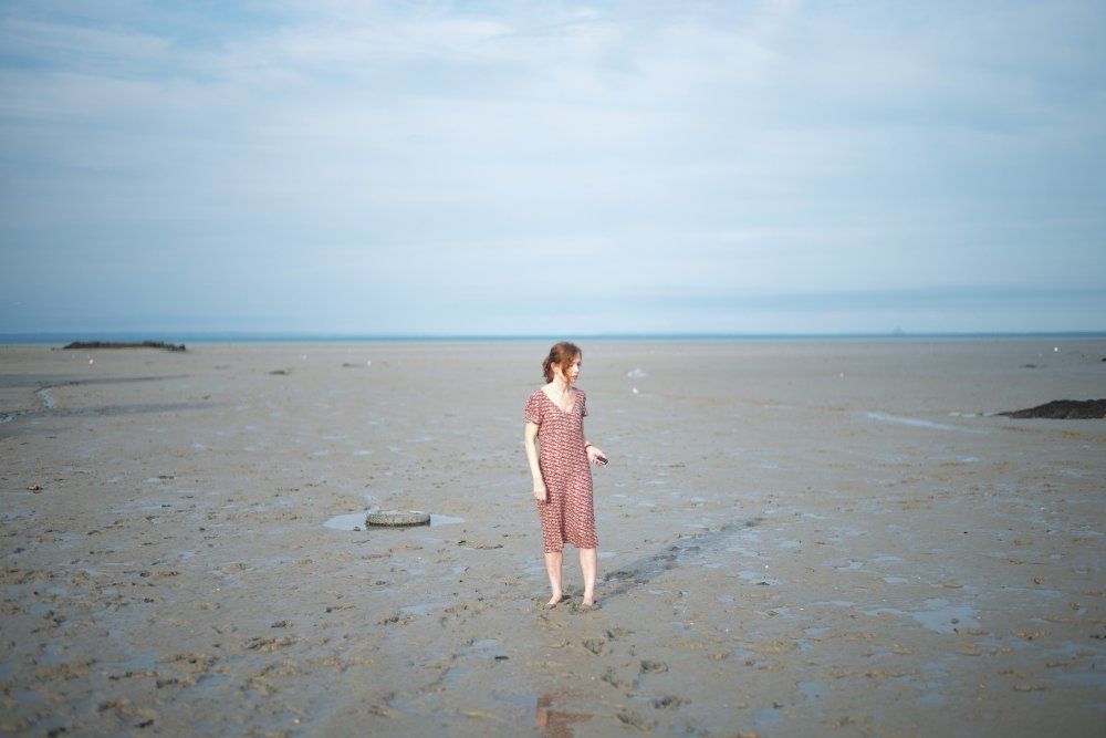 things-to-come-2016-001-isabelle-huppert-on-wet-beach-original